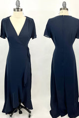 Korte mouwen marineblauwe chiffon a-line lange bruidsmeisje jurk
