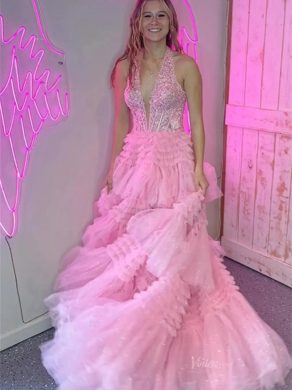 Radiant Sparkly Tulle Prom Dresses 2025 Ruffled Lace Halter Neck Formal Gown with Slit FD3730