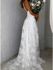 Beach Wedding Dresses A-Line Camisole V Neck Spaghetti Strap Court Train Lace Bridal Gowns With Appliques Split Front