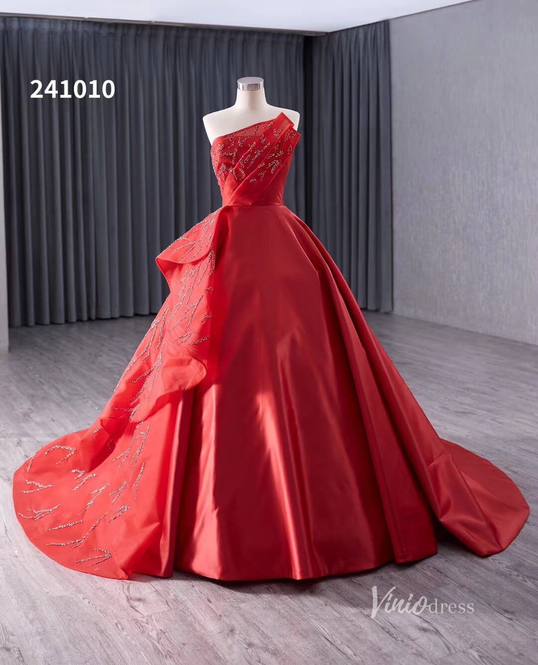 Red Beaded Satin Wedding Dresses Strapless Quinceanera Dress 241010