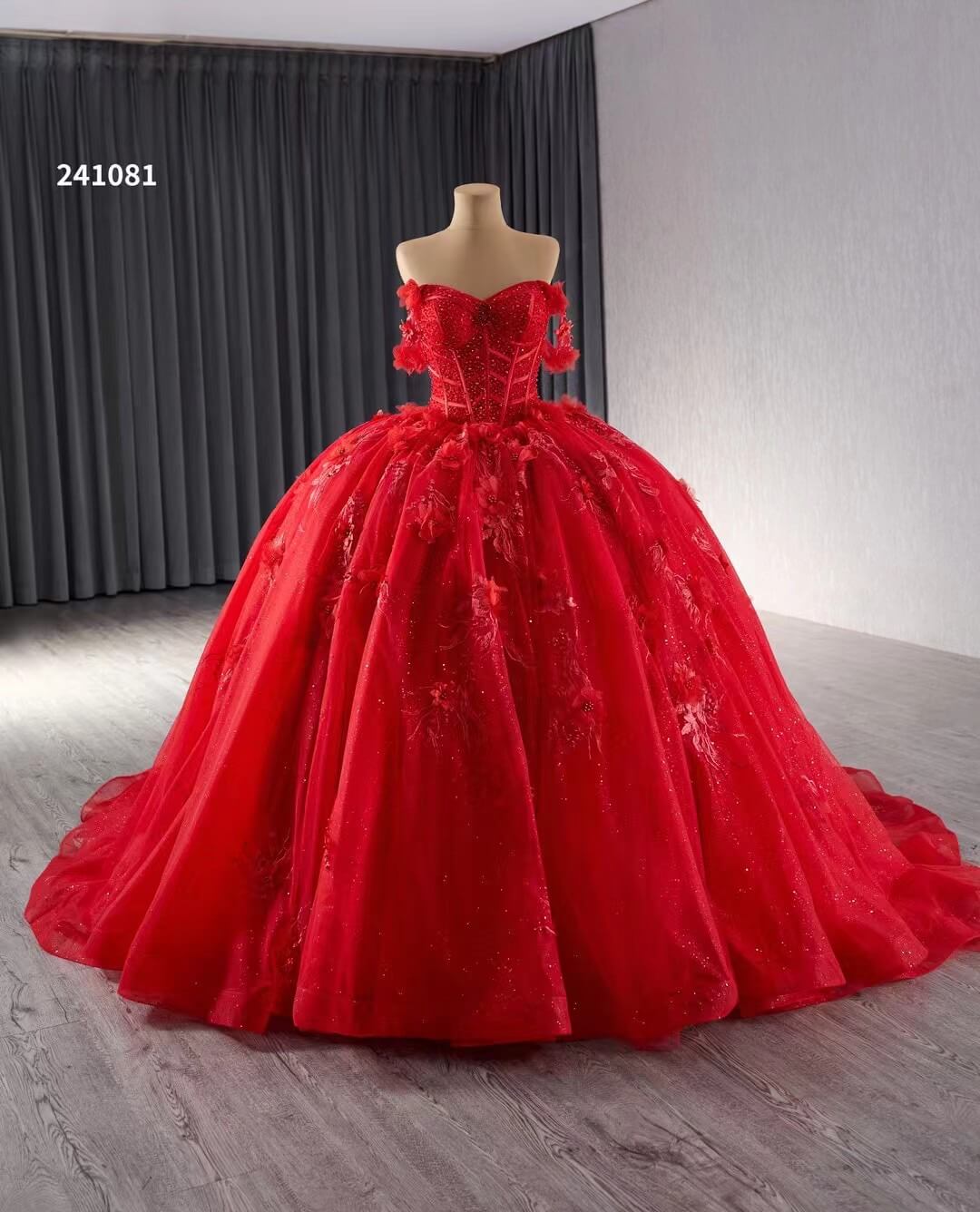 Red Sparkly Lace Applique Wedding Gowns Off the Shoulder Beaded Quince Dress 241081