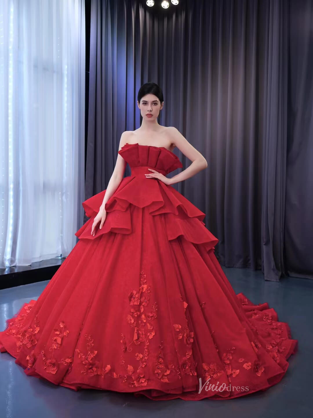 Red Strapless Sweet 16 Ball Gowns Ruffled Wedding Dresses with Flowers 231054