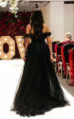 A-Line Off-the-shoulder Lace Appliques Floor-length Backless Wedding Bride Dress
