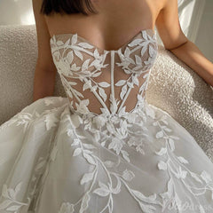 Sheer Strapless Lace Applique Wedding Dresses Chapel Train Country Bridal Gown AW1030