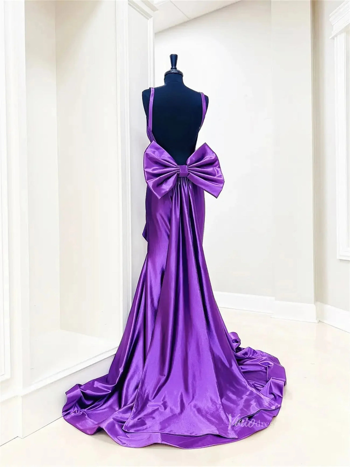 Shiny Purple Satin Mermaid Prom Dress | Backless Gown with Ruffled Slit & Bow Tail – FD6045