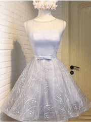 Robes de bal à dentelle courte et gris brillantes, robes de graduation courtes en dentelle gris argentée
