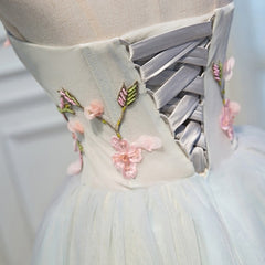 Robes de bal en tulle vert clair,