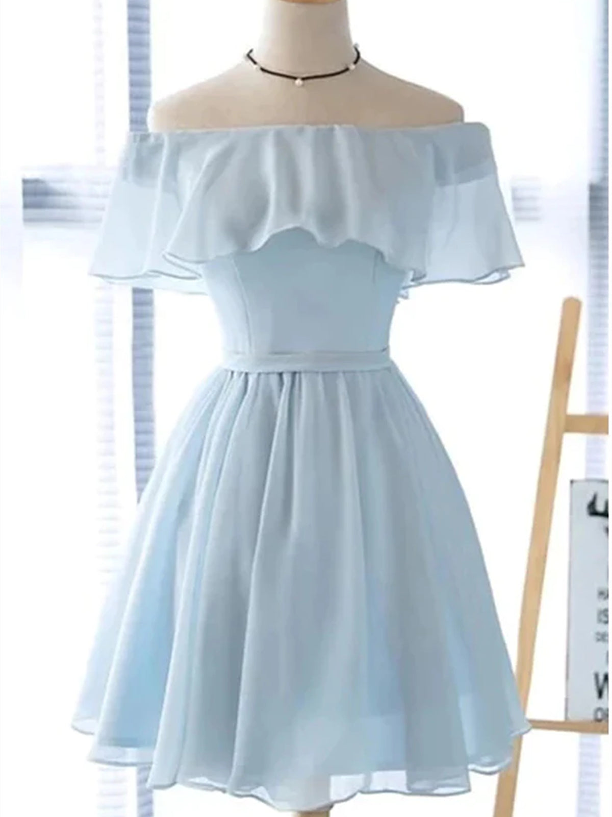 Manches courtes robes de bal bleu courtes, robes de remise de diplômes bleues courtes