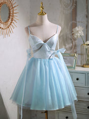 Robes de bal bleu perlées courtes en V, robes de retour formelles du cou bleu en V bleu