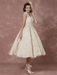 Short Wedding Dress Lace Champagne Vintage Bridal Dress Ball Gown Beading Backless Tea-Length Bridal Gown With Sash