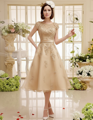 Short Wedding Dresses Ivory Lace Applique Vintage Bridal Dress Illusion Sweetheart Open Back Tea Length Wedding Reception Dresses