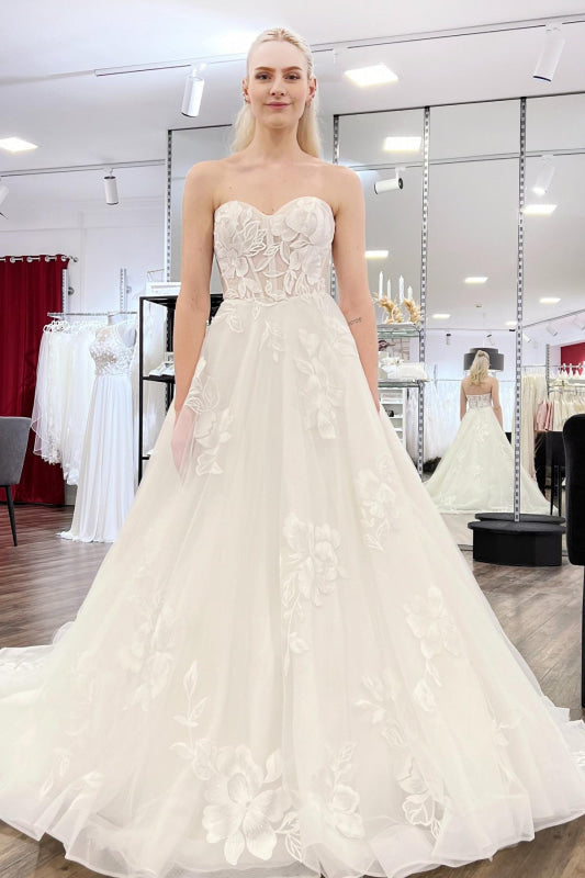 Simple Lace Aline Wedding Dress Strapless Sweetheart Tulle Long Bridal Dress