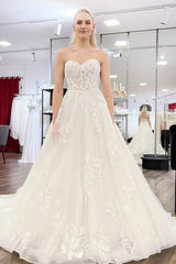 Simple Lace Aline Wedding Dress Strapless Sweetheart Tulle Long Bridal Dress