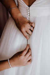 A-line Simple Ivory Tulle Backless Wedding Gowns Wedding Dress
