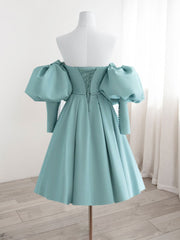 Robe de bal courte en satin de cou en cœur simple, robe de retour mignonne