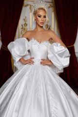 Simple Sweetheart Off-The-Shoulder A-line Appliques Lace Ruched Satin Wedding Dress