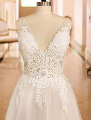 Simple A Line V Neck Wedding Dress Sleeveless Lace Appliqued Tulle Bridal Gown