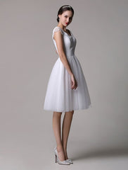 Simple Wedding Dresses Tulle Scoop Neck Knee Length Short Bridal Dress With Lace Cap Sleeves