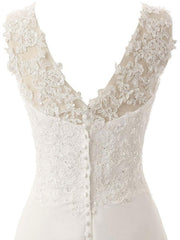 Sleeveless Lace Wedding Dress A Line V Neck Floral Beaded Bridal Dresses With Train