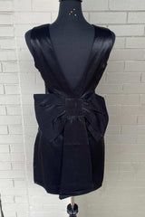 Pink Crew Neck Bow-Back Short Party Dress