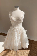 Amazing Spaghetti Straps Beach Aline Wedding Dress Short Tulle Bridal Dress with Lace Appliques