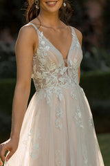 A-neck V-neck lace decal bohemian style wedding dress with sweeping train