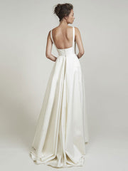 Square Neck Vintage Wedding Dresses Sleeveless Satin Court Train Sash Bridal Dress