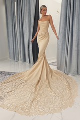 Strapless Mermaid Lace Appliques Wedding Dress Sweetheart Bridal Dress with Train