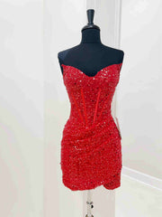 Robes de bal rouges courtes sans bretelles, robes de retour à la retour formel rouge brillant rouge