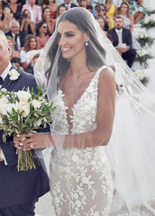 Straps Mermaid Wedding Dresses Lace Appliqued Bridal Gowns