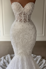 Charming Strapless Mermaid Lace Wedding Dress with Appliques