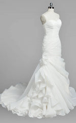 Sweetheart Mermaid Organza Wedding Dress With Ruching and Ruffles