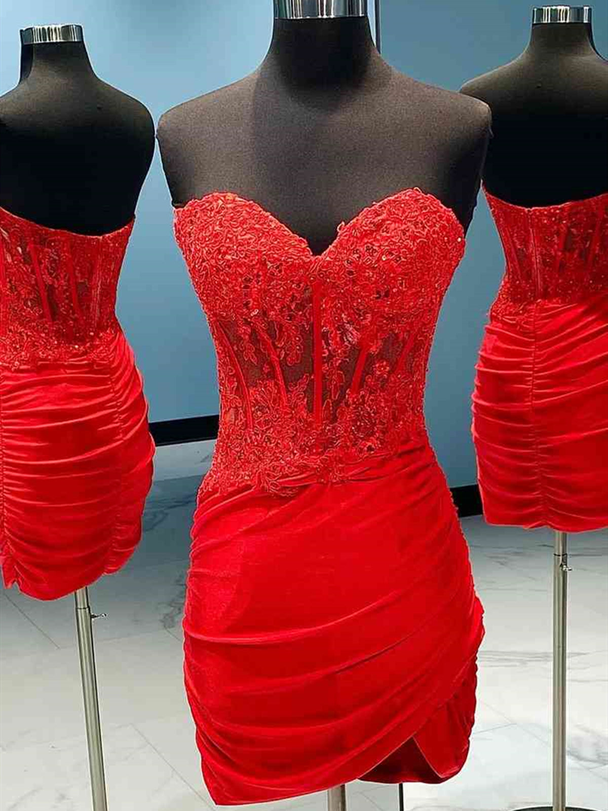 Couvre-cœur cou court -rieur robes de bal en dentelle rouge, robes de retour formelles en dentelle rouge
