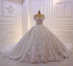 Sweetheart Off-the-Shoulder Backless Lace Wedding Dress Ruffles with Tulle Appliques