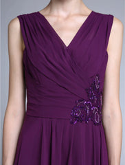 Sheath / Column Mother of the Bride Dress Elegant V Neck Floor Length Chiffon Sleeveless No with Criss Cross Sequin