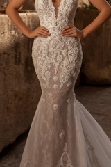 Trendy Long Sweetheart Strapless Mermaid Lace Wedding Dress with Applique
