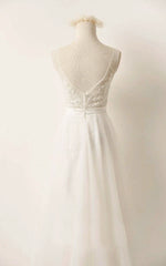 A-Line Tulle Lace V Neck Wedding Dress With Sweep Train