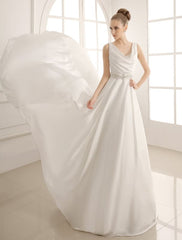 Turndown Collar Brides Wedding Dress With Pleated Satin Exclusive