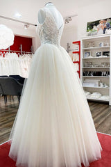 Unieke ivoor lange prinses v-neck tule kanten trouwjurk
