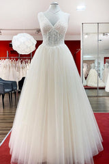 Unieke ivoor lange prinses v-neck tule kanten trouwjurk