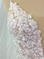 Wholesale Beach Boho Wedding Dresses A-Line Camisole V Neck Sleeveless Court Train Tulle Bridal Gowns With Embroidery Appliques