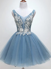 Verons de bal courts en dentelle bleue,