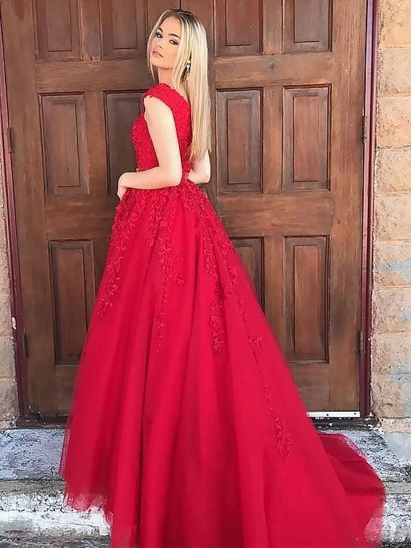 V-Neck Sleeveless Sweep/Brush A-line Train With Applique Tulle Dresses