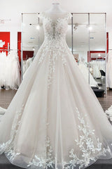 Vintage Long A-Line Jewel Tule Ruffles trouwjurk met kantapparaten