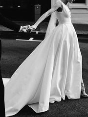 Vintage Wedding Dresses V Neck Sleeveless Satin Pleated Bridal Gowns With Train