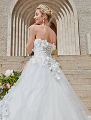 Engagement Open Back Formal Wedding Dresses Ball Gown Square Neck Strapless Chapel Train Lace Bridal Gowns With Crystals Flower