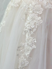 Wholesale Beach Boho Wedding Dresses A-Line Camisole V Neck Sleeveless Court Train Tulle Bridal Gowns With Embroidery Appliques