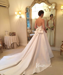 Halter Neck Cathedral Wedding Wedding Gown with Bow W2056