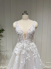 Plunging V-neck A-line Wedding Dresses Ethereal Lace Country Bridal Dresses VW1861