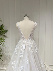 Plunging V-neck A-line Wedding Dresses Ethereal Lace Country Bridal Dresses VW1861